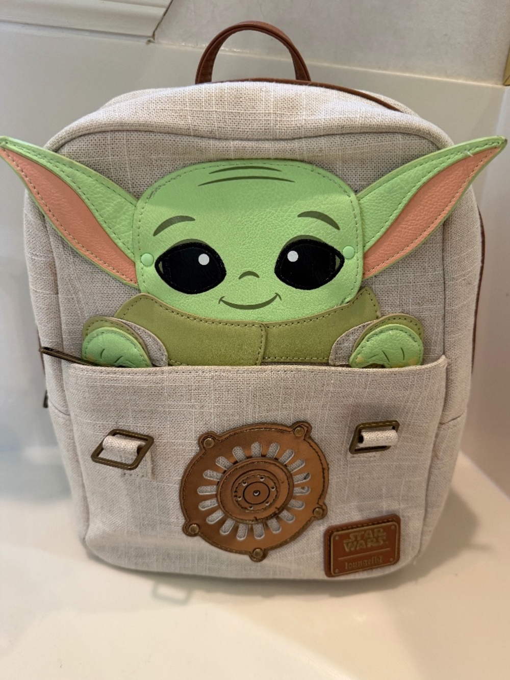 **Disney Park** Loungefly Grogu Backpack
